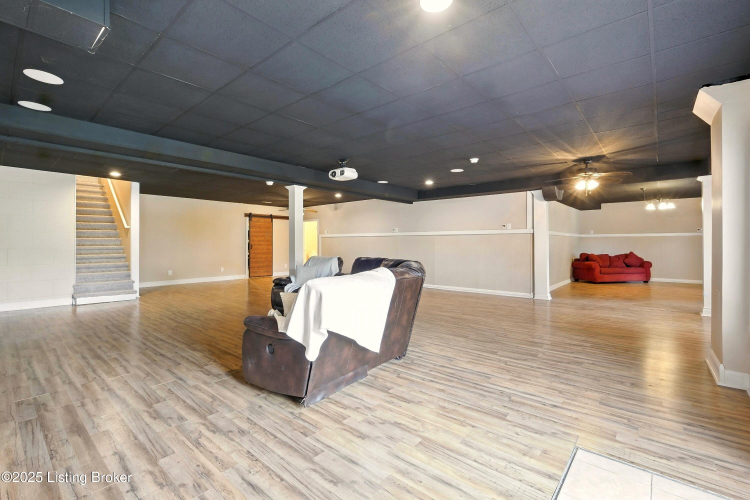 Listing Image 35