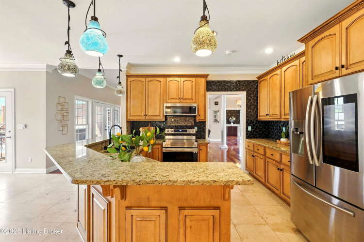Listing Image 10