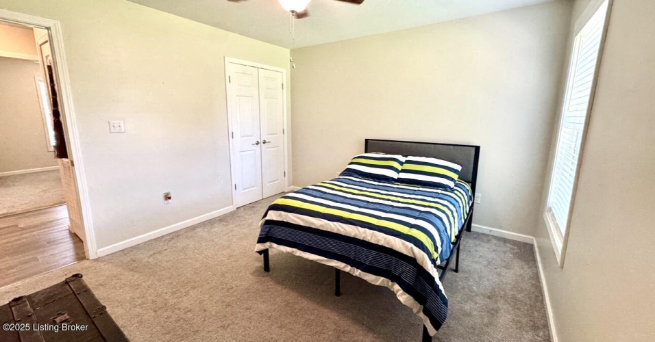 Listing Image 17