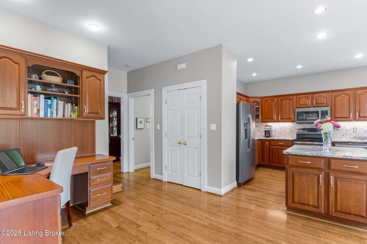 Listing Image 15