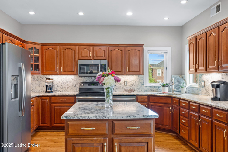 Listing Image 19