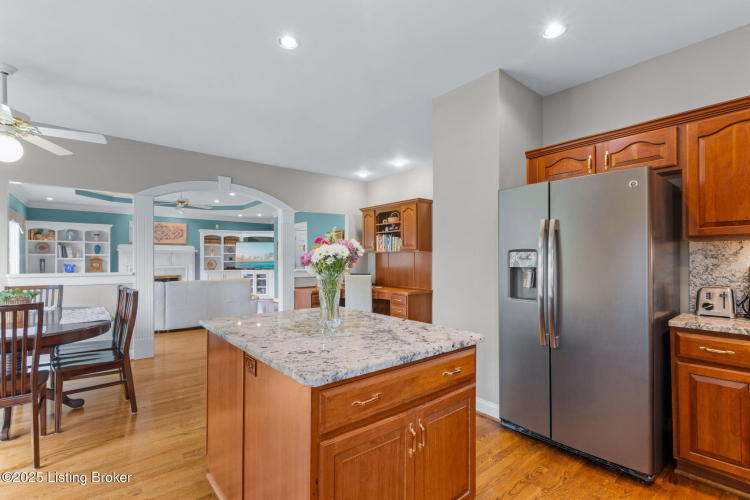 Listing Image 21