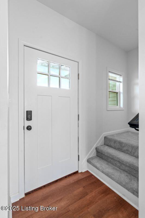 Listing Image 4