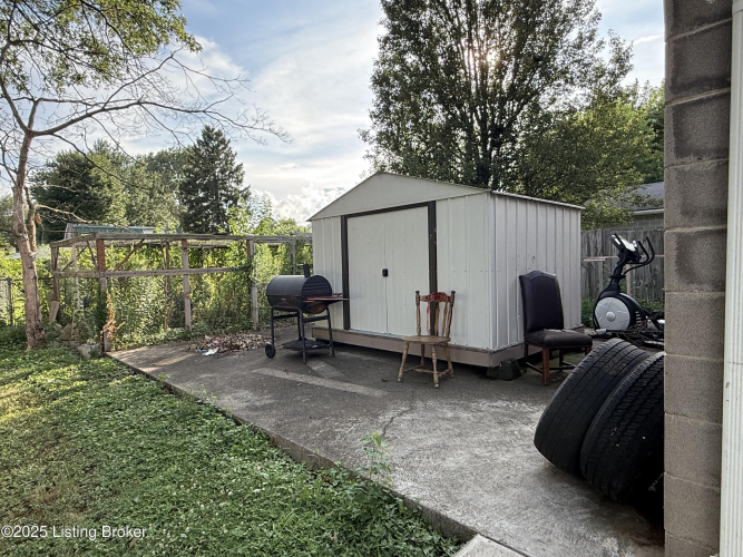 Listing Image 19