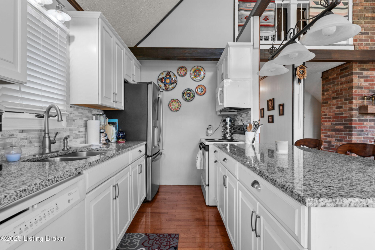 Listing Image 18