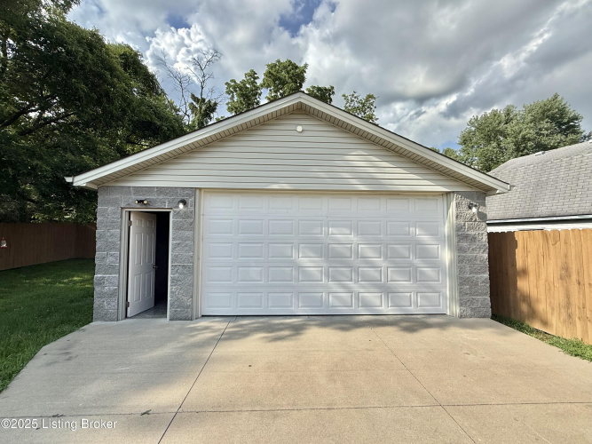 Listing Image 29