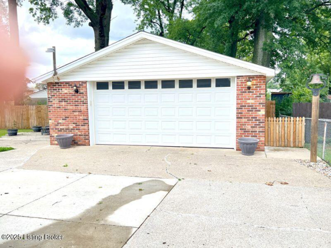 Listing Image 30
