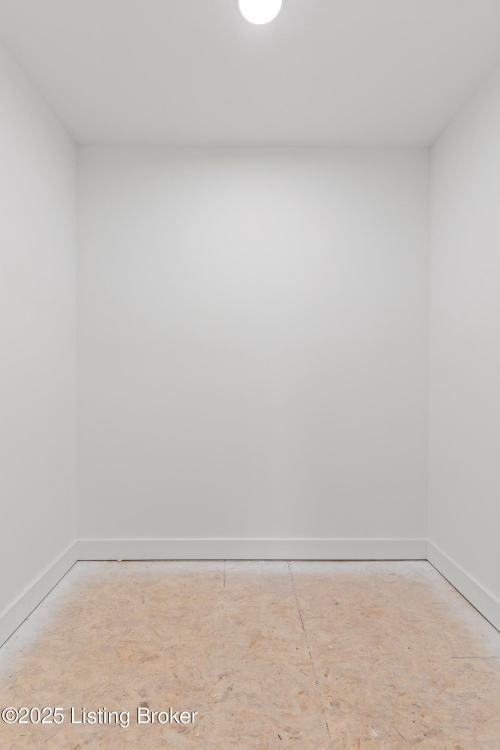 Listing Image 24