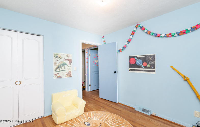 Listing Image 24