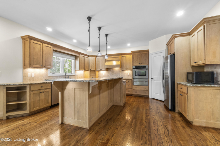 Listing Image 21
