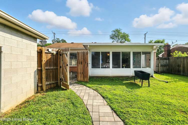 Listing Image 20