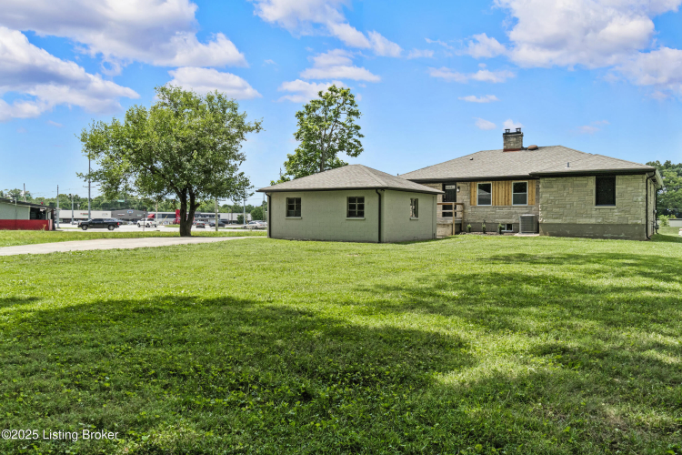 Listing Image 16