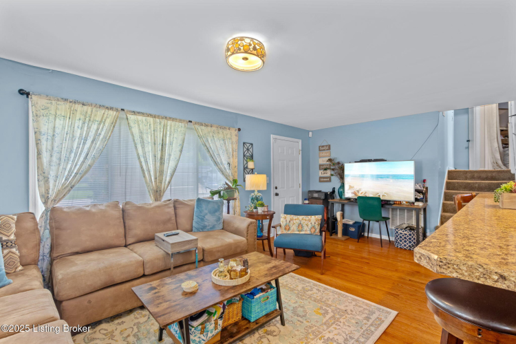 Listing Image 5