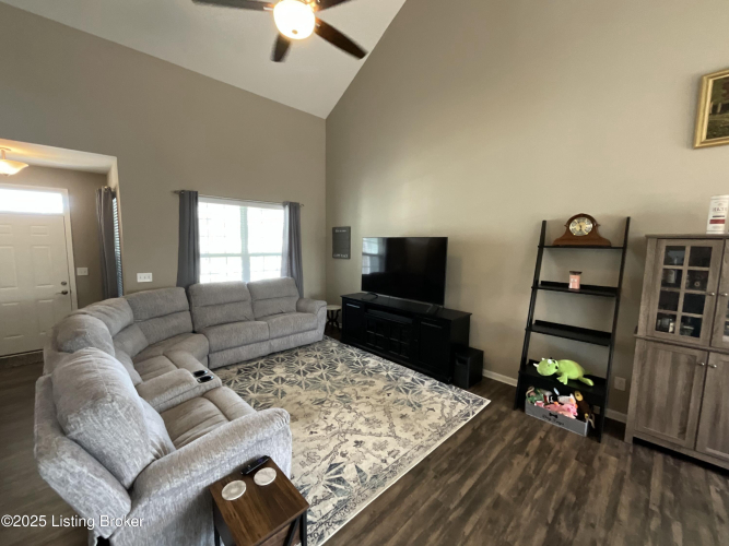 Listing Image 16