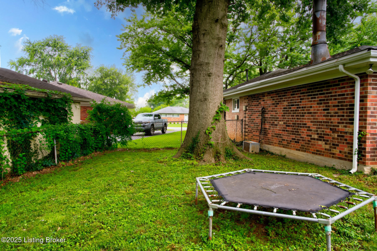 Listing Image 24