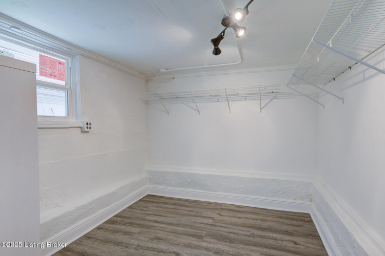 Listing Image 30