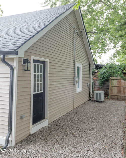 Listing Image 20