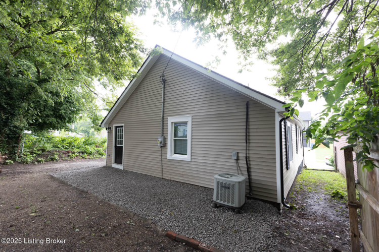 Listing Image 23