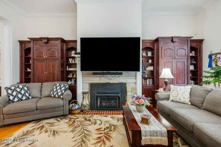 Listing Image 12