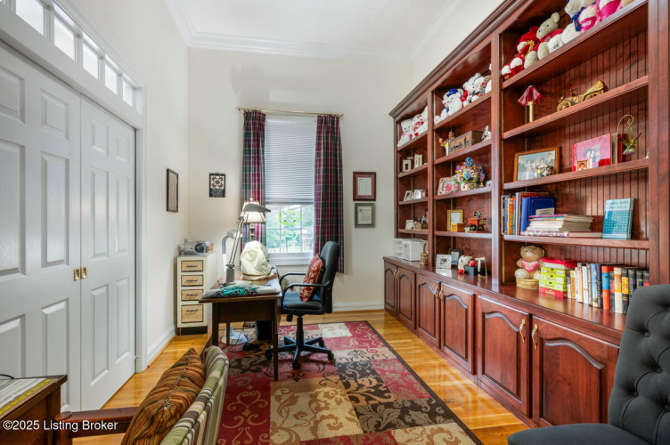 Listing Image 14