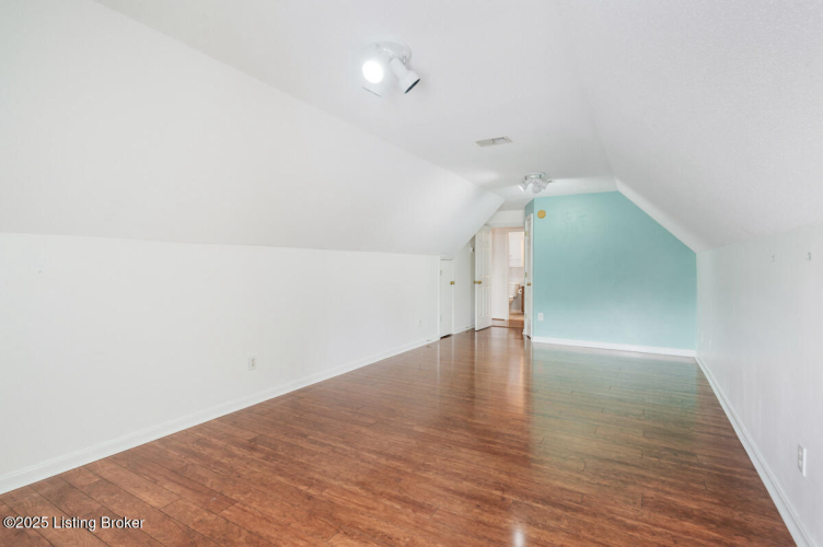 Listing Image 24