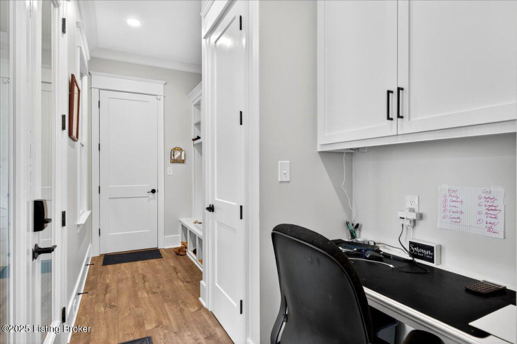 Listing Image 15