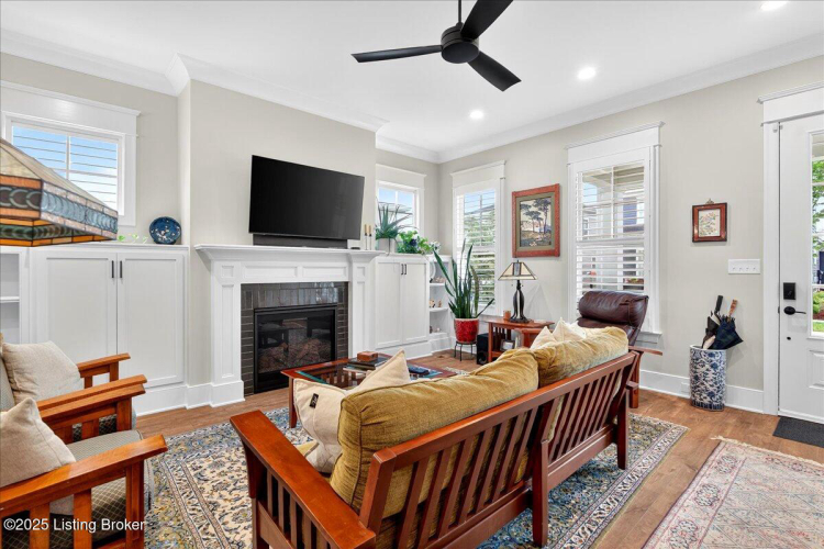 Listing Image 5