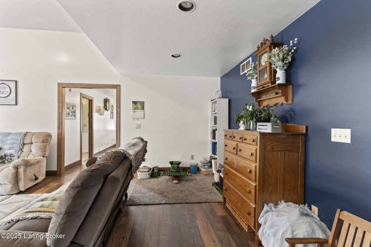 Listing Image 45