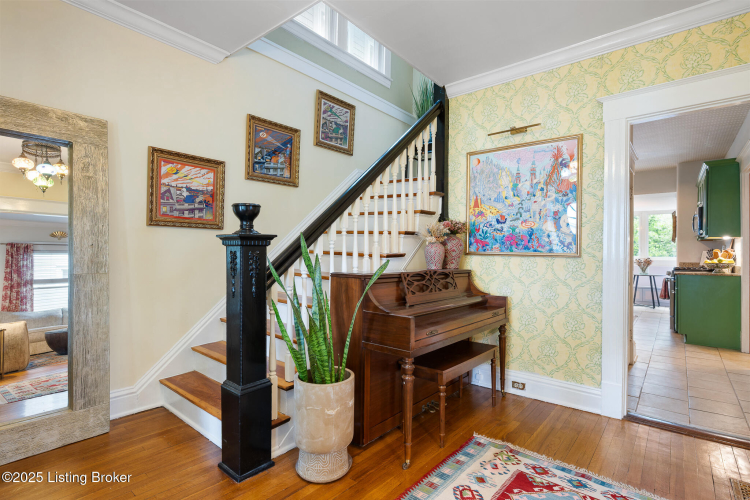 Listing Image 12