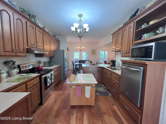 Listing Image 13