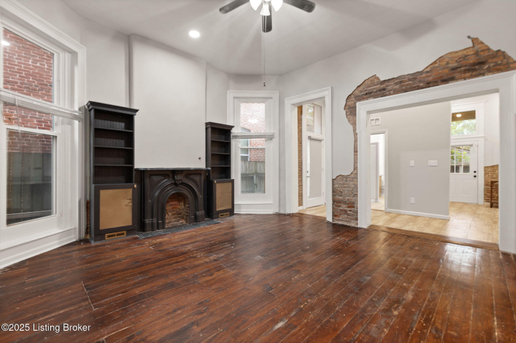 Listing Image 3