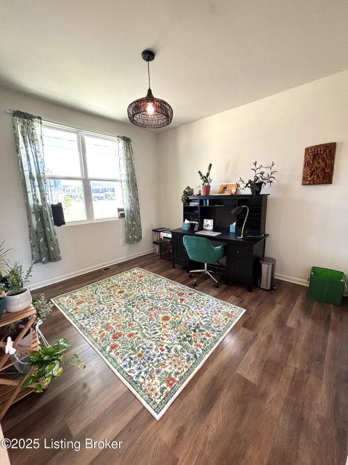 Listing Image 10