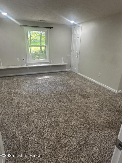 Listing Image 41