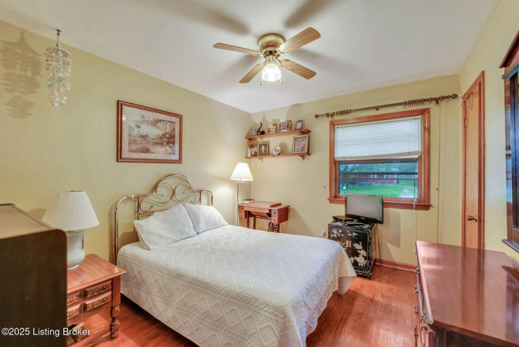 Listing Image 11