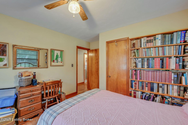 Listing Image 16