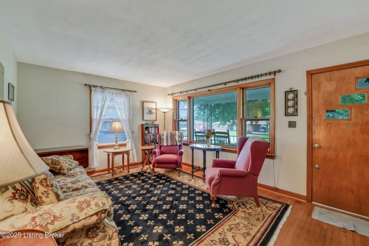 Listing Image 5