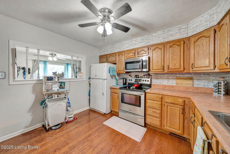 Listing Image 7