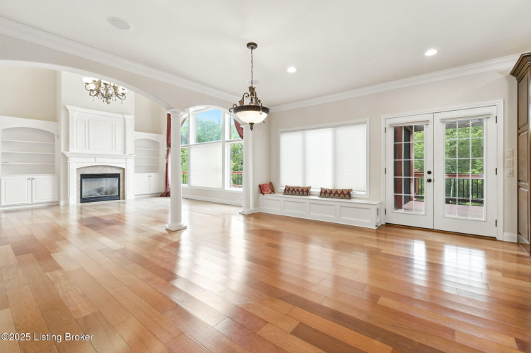 Listing Image 14