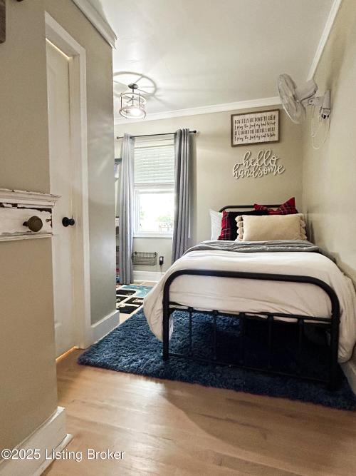 Listing Image 19