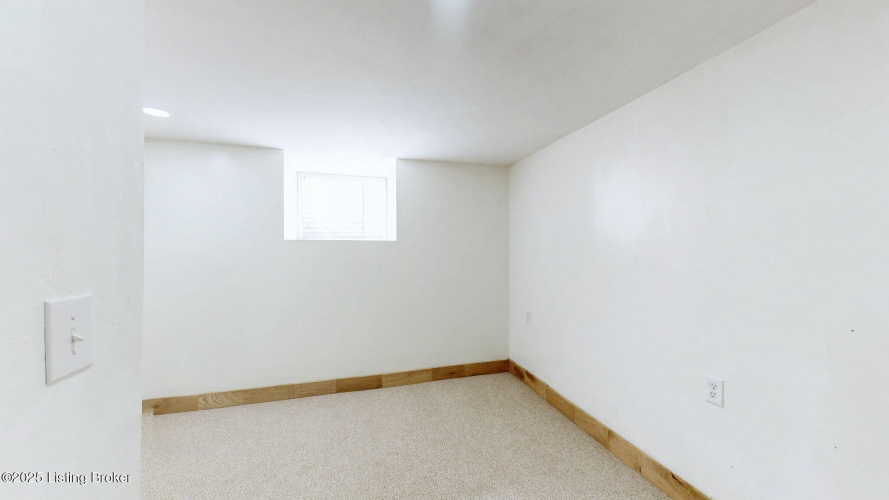 Listing Image 28