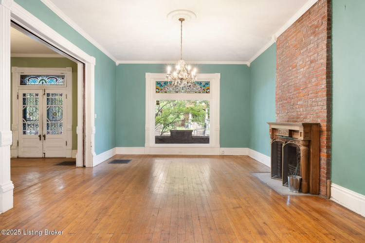 Listing Image 20