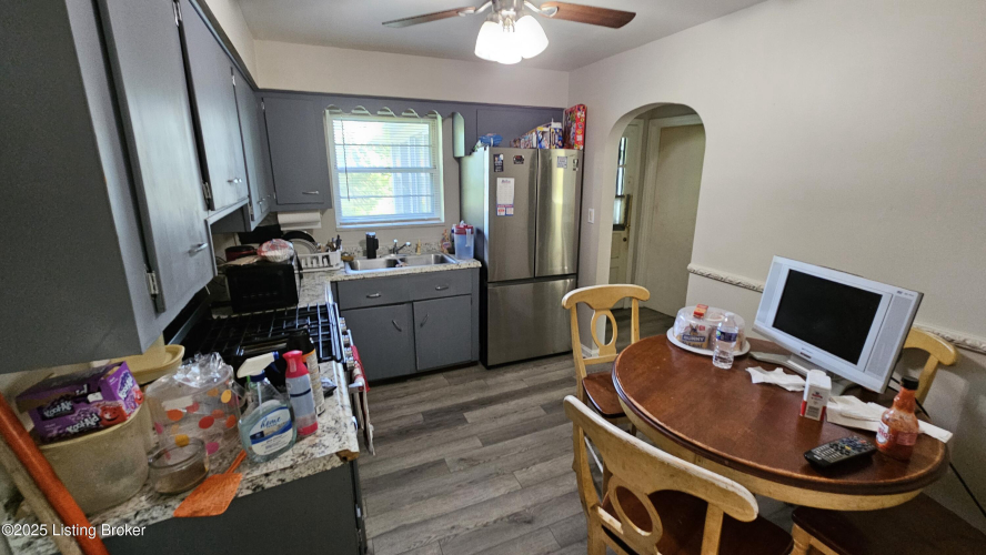 Listing Image 16