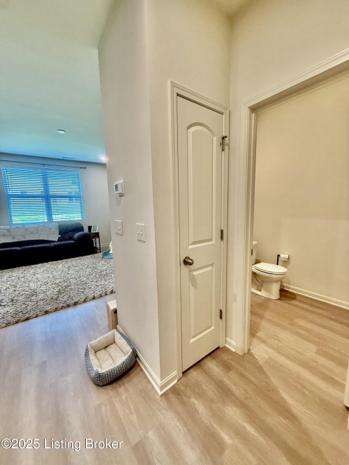 Listing Image 16