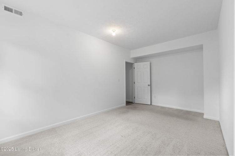 Listing Image 30