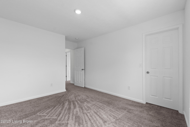 Listing Image 37