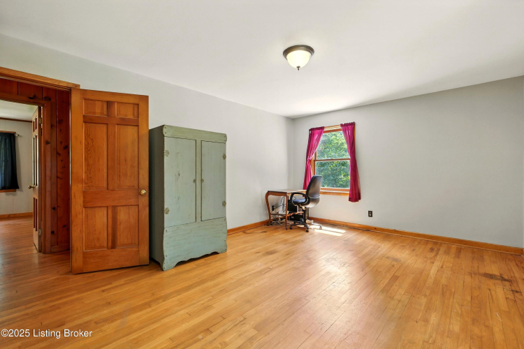Listing Image 25