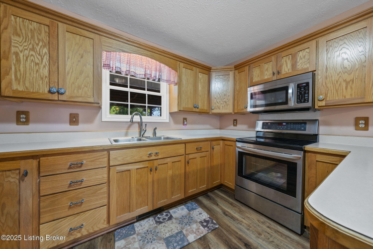 Listing Image 14