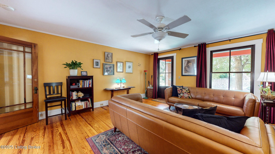 Listing Image 6