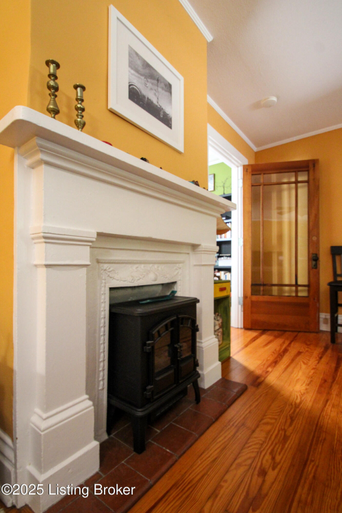 Listing Image 7