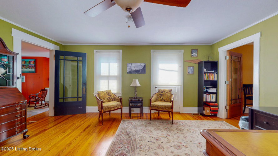 Listing Image 10